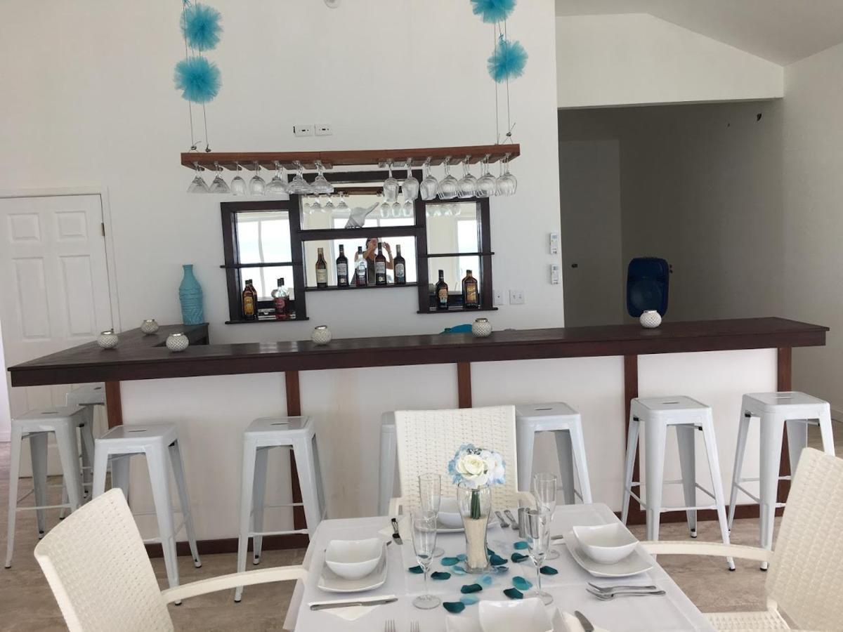 The Sands Hotel Cockburn Town Εξωτερικό φωτογραφία